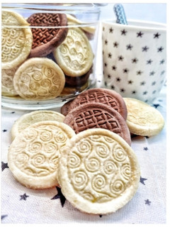 Una foto de Galletas de mantequilla con coco y con chocolate