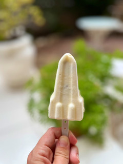 Una foto de Polos de kinder chocolate [receta para hacer con niños]