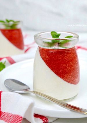 Foto resep Vanilla & Strawberry Pannacota