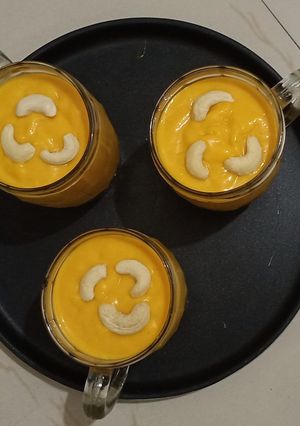 કેરી કાજુ માવા શેક (Mango Mava shake recipe in Gujarati) રેસીપી મુખ્ય ફોટો