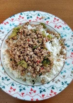 Φωτογραφία της συνταγής Thai basil stir fried mince pork