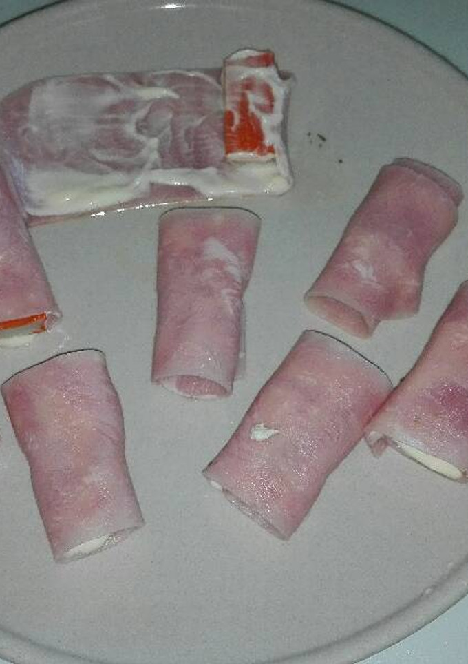 Una foto de Tapa jamón York con bocas de mar
