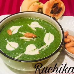 A picture of Cream of Spinach Soup.