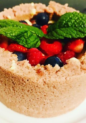 Une photo de Charlotte aux fruits rouges
