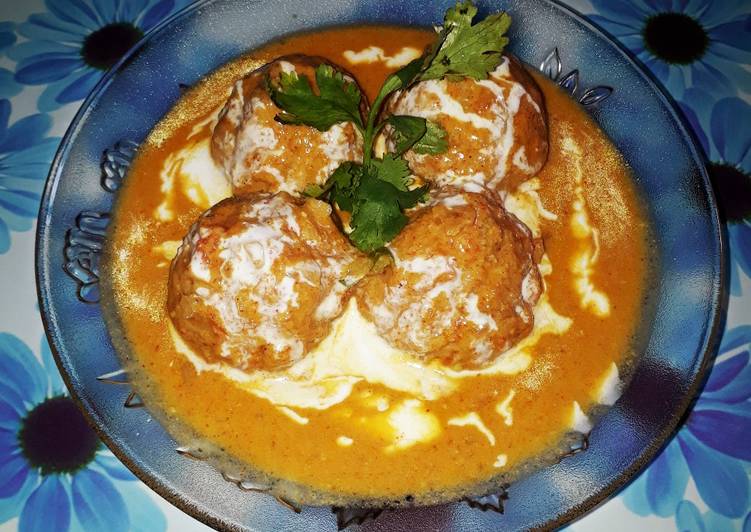 Steps to Prepare Any-night-of-the-week Chicken Keema Balls with stuffed Cheese in Creamy Gravy