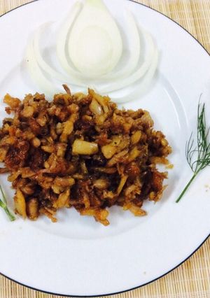 Hình của món Cá thu một nắng thái mỏng rang hành, khô quẹt.