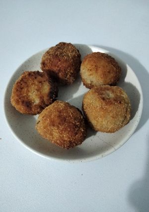 Una foto de Croquetas de queso azul