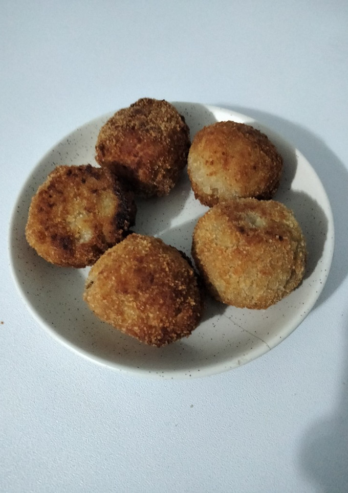 Una foto de Croquetas de queso azul