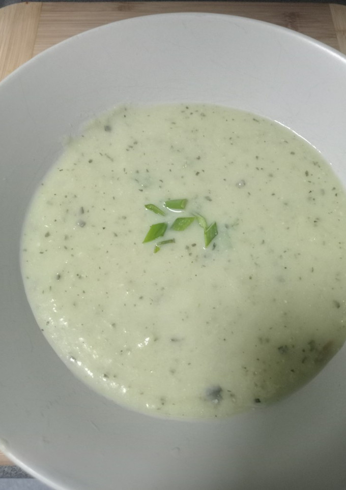 Una foto de 🥄Crema de espárragos