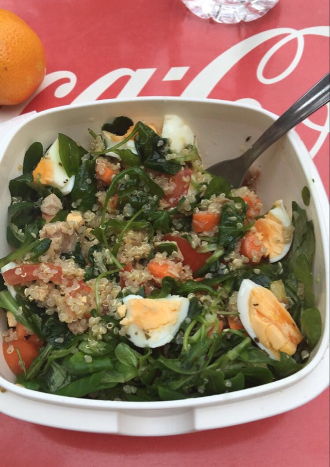 Una foto de Ensalada de quinoa de tupper