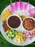 Miang Kham with Lotus Petals