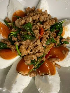 รูปของ ผัดกะเพราหมูสับไข่เค็ม
