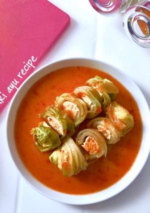 Foto resep Sawi Gulung Isi Tahu Kuah Pedas Manis Ala Kiki Ayu Recipe