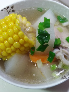 白蘿蔔玉米雞湯(電子鍋版) 的食譜成品照片