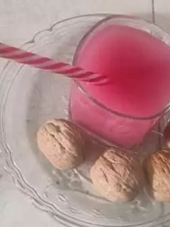 रोज़ सब्जा ड्रिंक (Rose sabza drink recipe in hindi) रेसिपी मुख्य फोटो