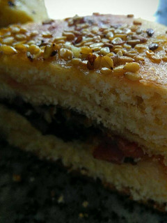 Una foto de Muffins de jamón, bacon, queso manchego y ciruelas pasas!