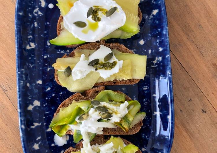 Crostini Burrata courgettes