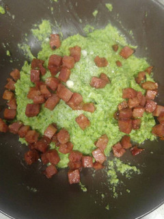 Una foto de Puré brócoli con jamón y queso