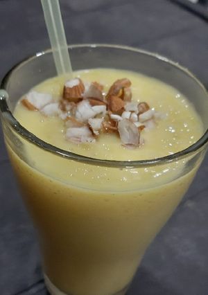 A picture of Mango shake.