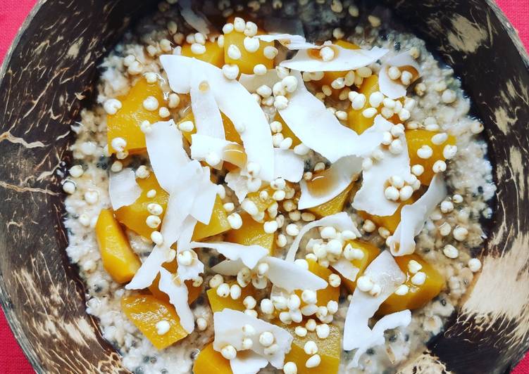 Overnight oatmeal con mango e cocco