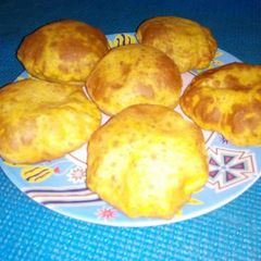 A picture of Besan masala puri.
