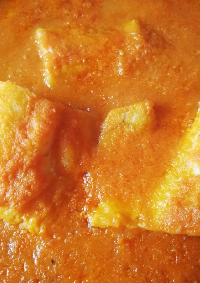 Una foto de Lomos de bacalao con tomate al ajillo