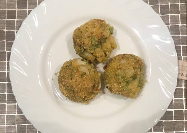 Polpette di cavolo romano e patate con cuore di scamorza