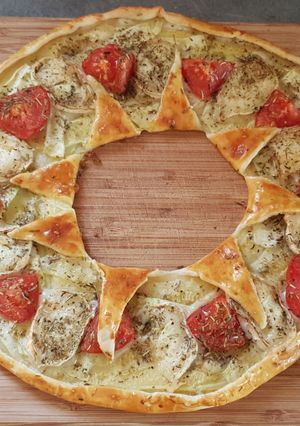 Une photo de Couronne aux courgettes, tomates & chèvre