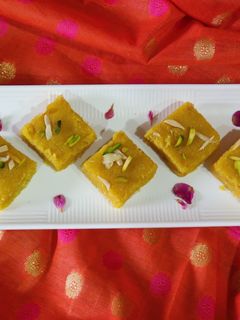 नारियल की बर्फी Nariyal ki Burfi (in Hindi) रेसिपी मुख्य फोटो