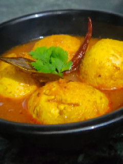 एग करी (egg curry recipe in Hindi) रेसिपी मुख्य फोटो