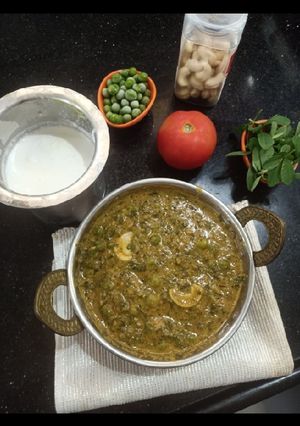 A picture of Methi Malai Matar.