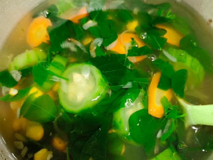 Cara Simple Menyiapkan Resep  Sayur bening daun katuk yang Bikin Ngiler, Sempurna