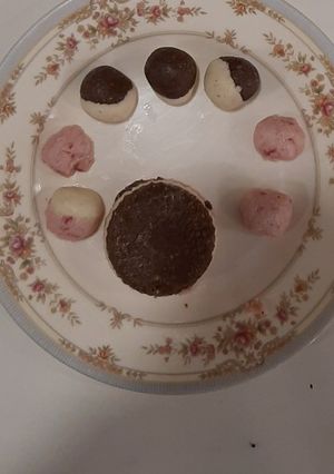 A picture of Milk Delight in 3 flavors.