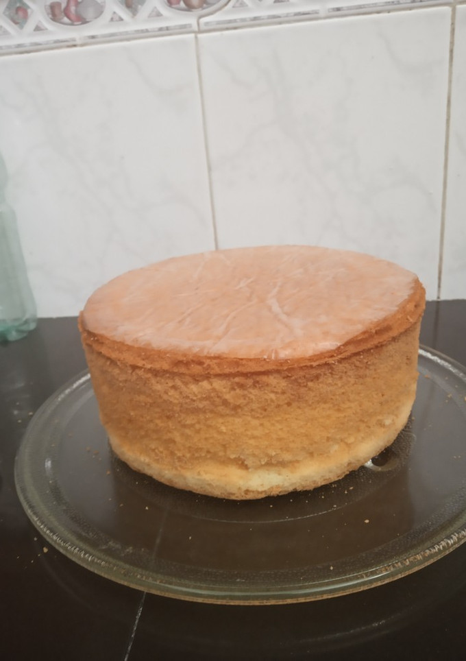 Una foto de Bizcochuelo simple para postres y tortas de cumpleaños