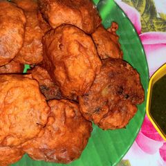 Potato vada A picture of Potato vada.