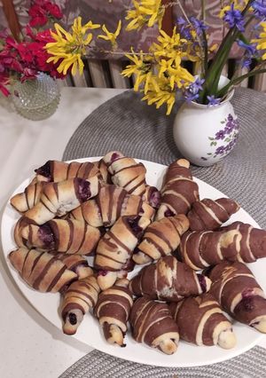 Kétszínű lekváros croissant recept fotója