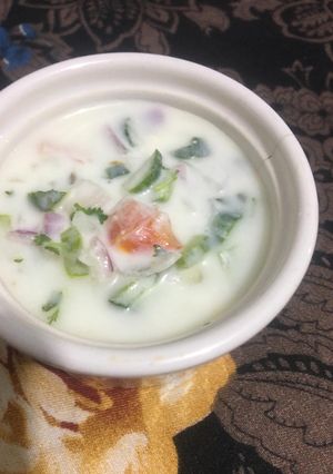A picture of Salad raita.
