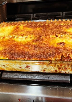 A picture of Sour Cream Meat Lasagna.