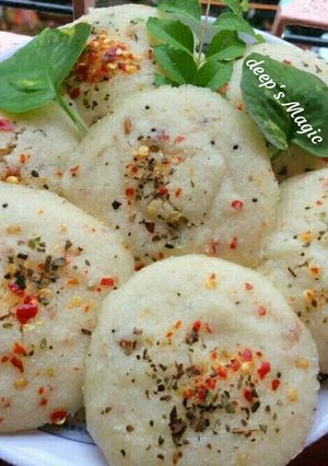 चीज़ इडली (Cheese Idli recipe in Hindi) रेसिपी मुख्य फोटो