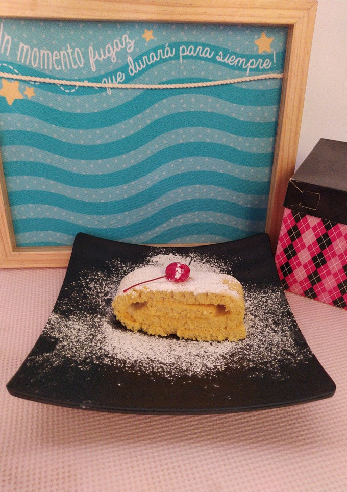 Una foto de Jelly Roll de crema de limón