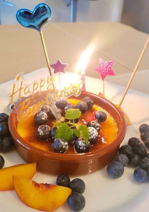A picture of Birthday Creme Brûlée 🎂🎉.
