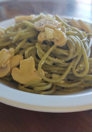 Una foto de Spaghetti con champiñones🍄🍄