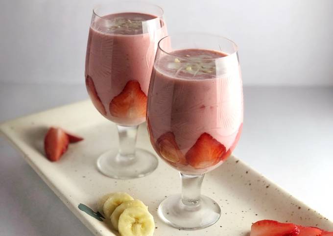 Easiest Way to Prepare Homemade Strawberry Banana Smoothie