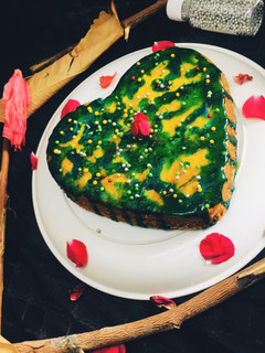 A picture of Tangy Lemon Glaze Cake.