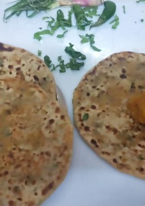 गोभी पालक पराठा (Gobhi Palak Paratha recipe in Hindi) रेसिपी मुख्य फोटो
