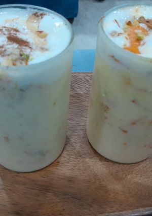 A picture of Apple custard and Mango custard drink.
