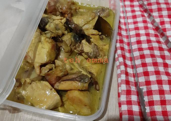 Ayam Ungkep Bumbu Opor