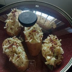 A picture of Garlic cheese toast.