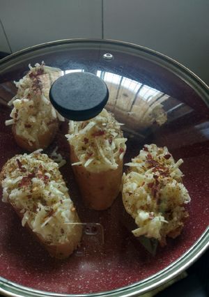 A picture of Garlic cheese toast.
