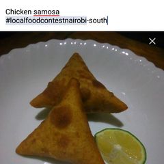 A picture of Chicken samosas.